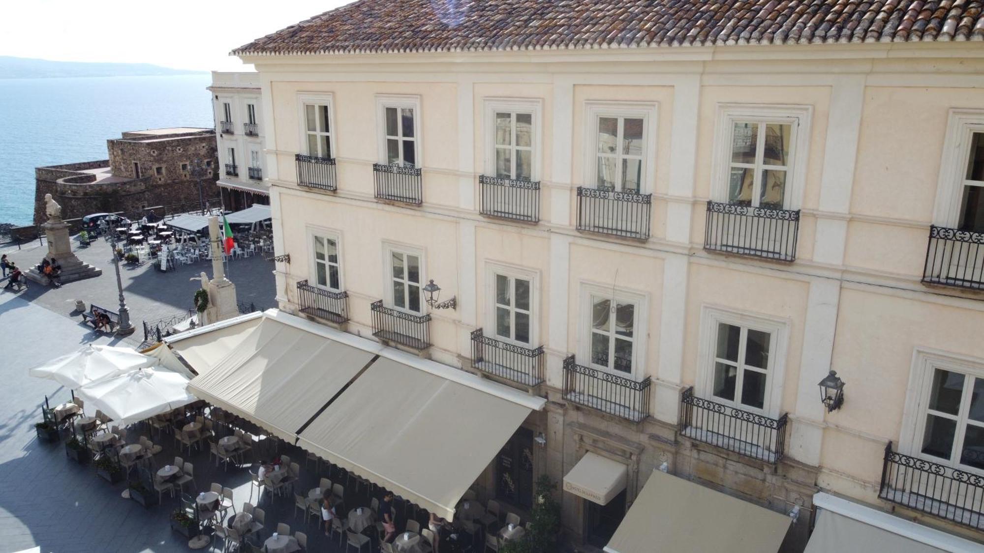 Hotel Della Piazza Пиццо Экстерьер фото
