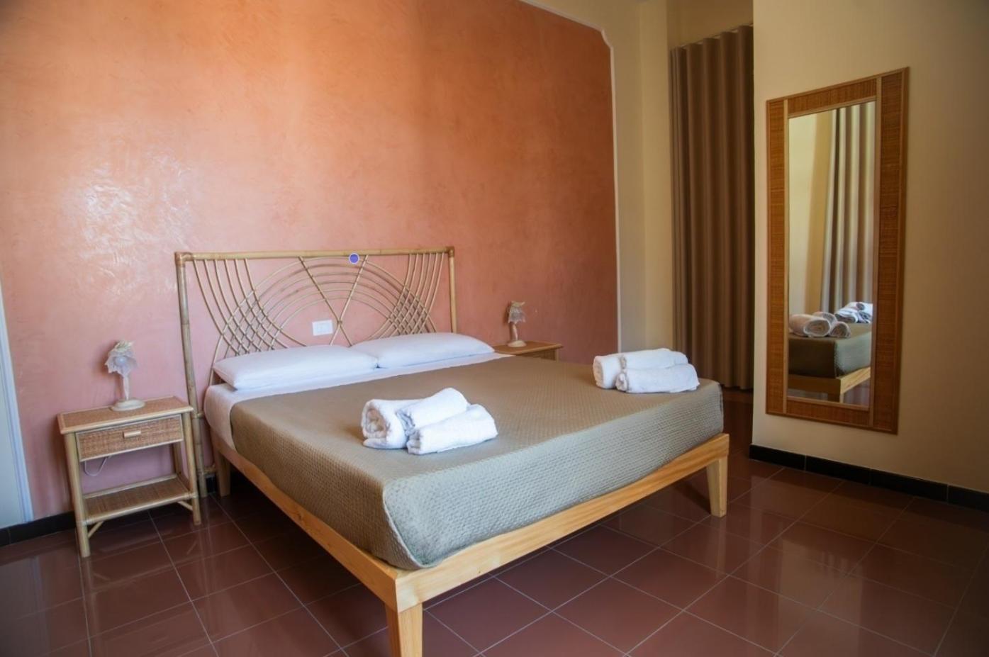 Hotel Della Piazza Пиццо Экстерьер фото